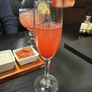Strawberry purée mimosa