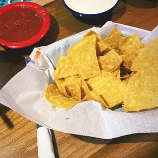 Chips salsa, queso, guacamole