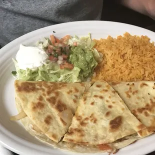 Chicken fajita quesadillas. Really good , wish there was a few more .