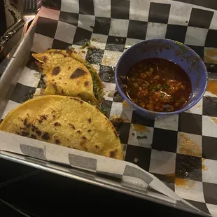 Birilla tacos