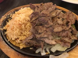 Los Reyes Mexican Grill