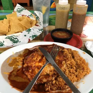 a plate of mexican food