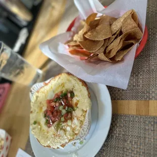 Rayas con queso (half priced on happy hour)