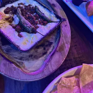 Queso con chicharron