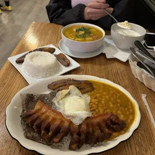 Bandeja paisa, Sopa de Mondongo, Mazamorra.