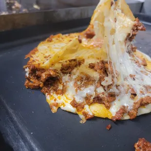 Chavindeca de chorizo de la casá con tortillas hechas a  Mano.