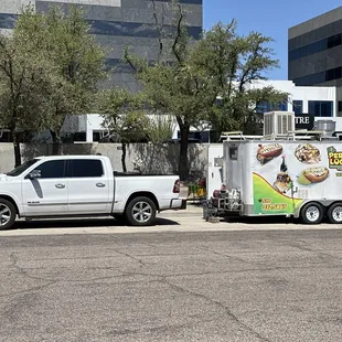 outside, ramen and noodles