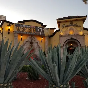 Front view of El Pescador.