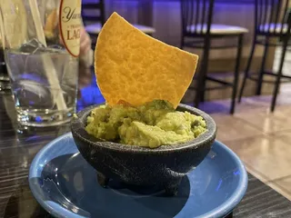 Tres Amigos