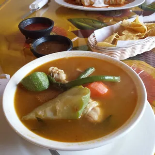 Caldo De Pollo