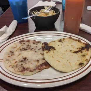 Delicious pupusas