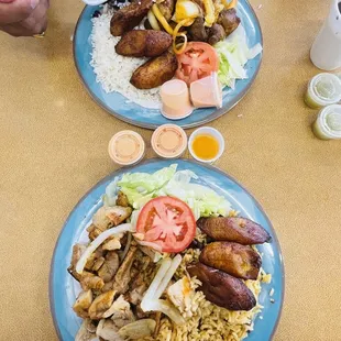 Carne frita y pollo al ajillo