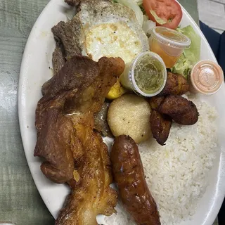 Bandeja Paisa / Traditional Colombian Plate