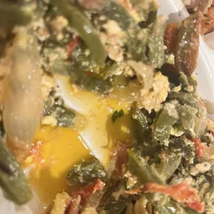 Nopales con huevo, in lots of VEGETABLE OIL.