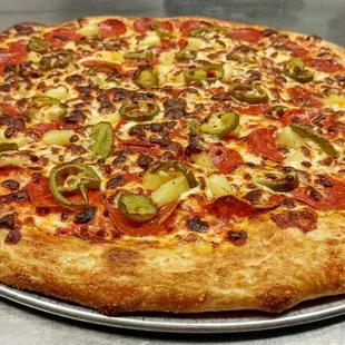 16&quot; large pizza with pepperoni, pineapple and jalapeno