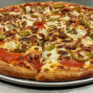 14&quot; medium pizza with pepperoni, sausage, onion, and jalapeno