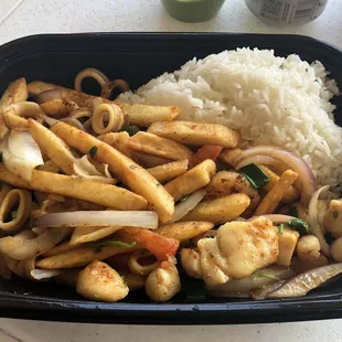 Saltado De Mariscos