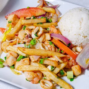 Saltado De Mariscos