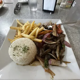 1. Lomo Saltado