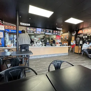 the interior of a fast food restaurant