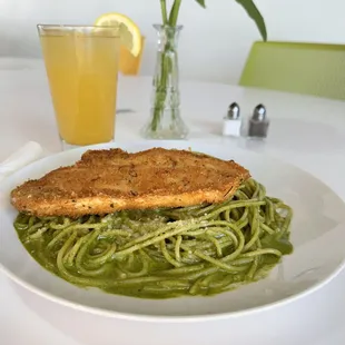 Tallarín Verde Milanesa De Res or Chicken