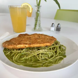 Tallarin verde milanesa de res or chicken