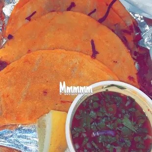 Tacos de birria &amp; consomé