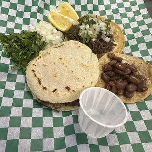 Mulita and taco de cabeza