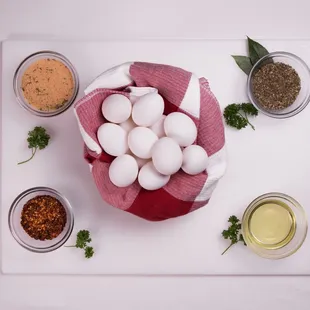 White Eggs  Huevos blancos
