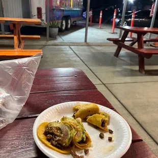 Tacos nasty avocado not even good to be paying extra ‍
