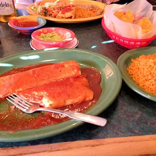 Bean burrito, rice &amp; guacamole.