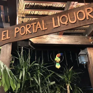 Tropical outdoor dining vibes