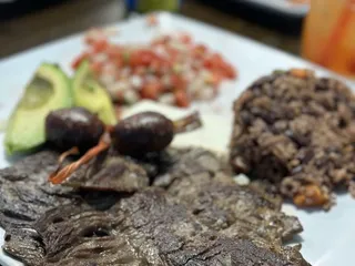 Pupuseria Las Cabanas Restaurant & Bar