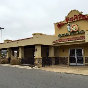 El Porton at the Highland and Poplar location.