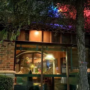 the outside of the restaurant