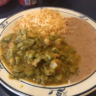 Guisado Puerco en Salsa Verde con Nopales