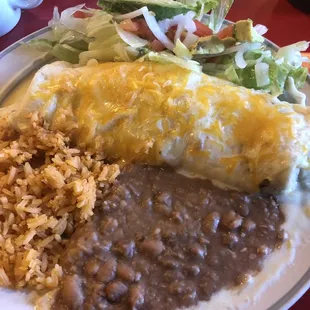 They made this Guisado Puerco en Salsa Verde con Huevos Revueltos burrito for me. Exquisite!