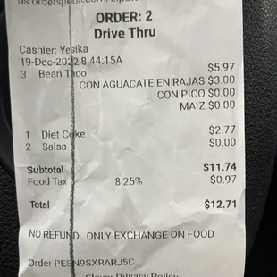 3 tacos de frijoles en tortilla de maíz $12!!!!!! No way! Muy caro!!! Estafa!