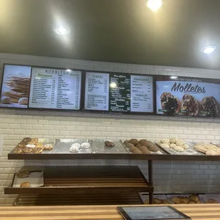 interior, pizza