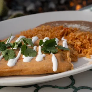 a plate of mexican food