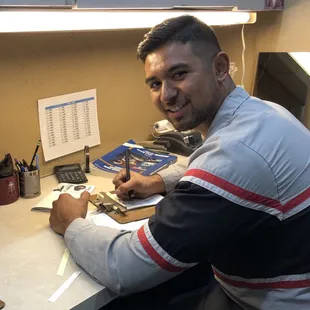 Licensed to fill out DMV paperwork for your needs.