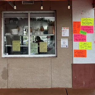 the outside of a restaurant