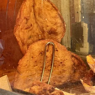 food, bbq chicken, bbq wings, poultry, chicken, fried chicken wings, fried chicken, chicken wings, chicken wings and fried chicken