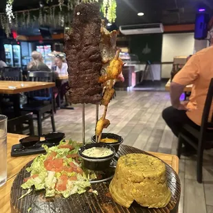 Churrasco , pollo , camarones , &amp; chicharrón