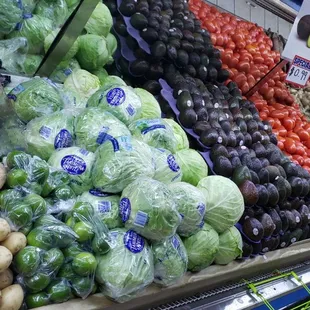 a produce section of a grocery store