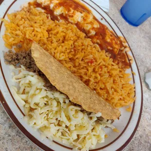 Lunch special #5 modified to include no condiments.