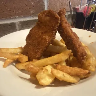 Kid&apos;s chicken nuggets