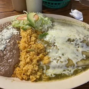 Enchiladas verdes de queso. Plate comes with 4