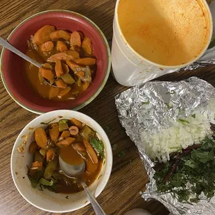 Caldo 7 mares solo pura zanahoria solo un pedacito de filete y unos 3 camarones