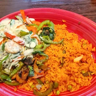 The Veracruz. Mahi mahi and shrimp with spinach, peppers, onions, it was really good. Maybe a tad too salty, but still very good.